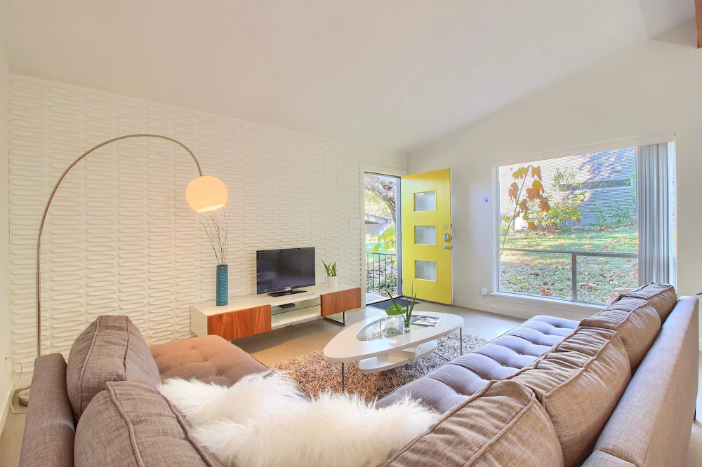 Travis Heights Modern 1