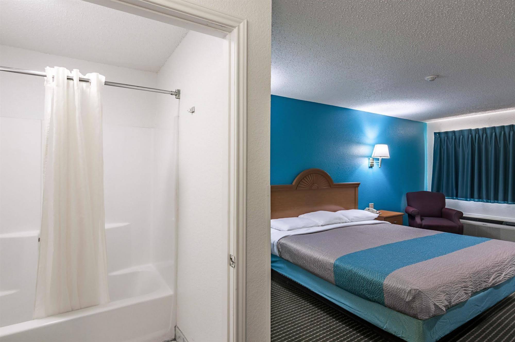 Motel 6 Azle