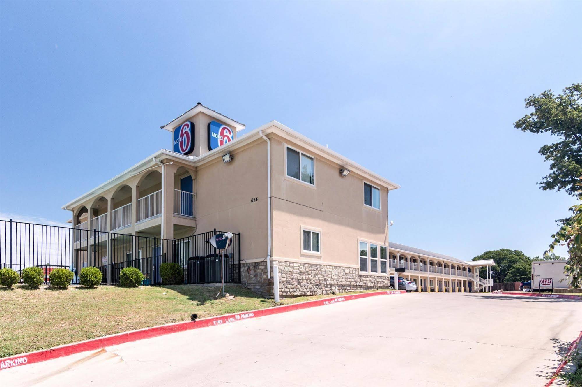 Motel 6 Azle