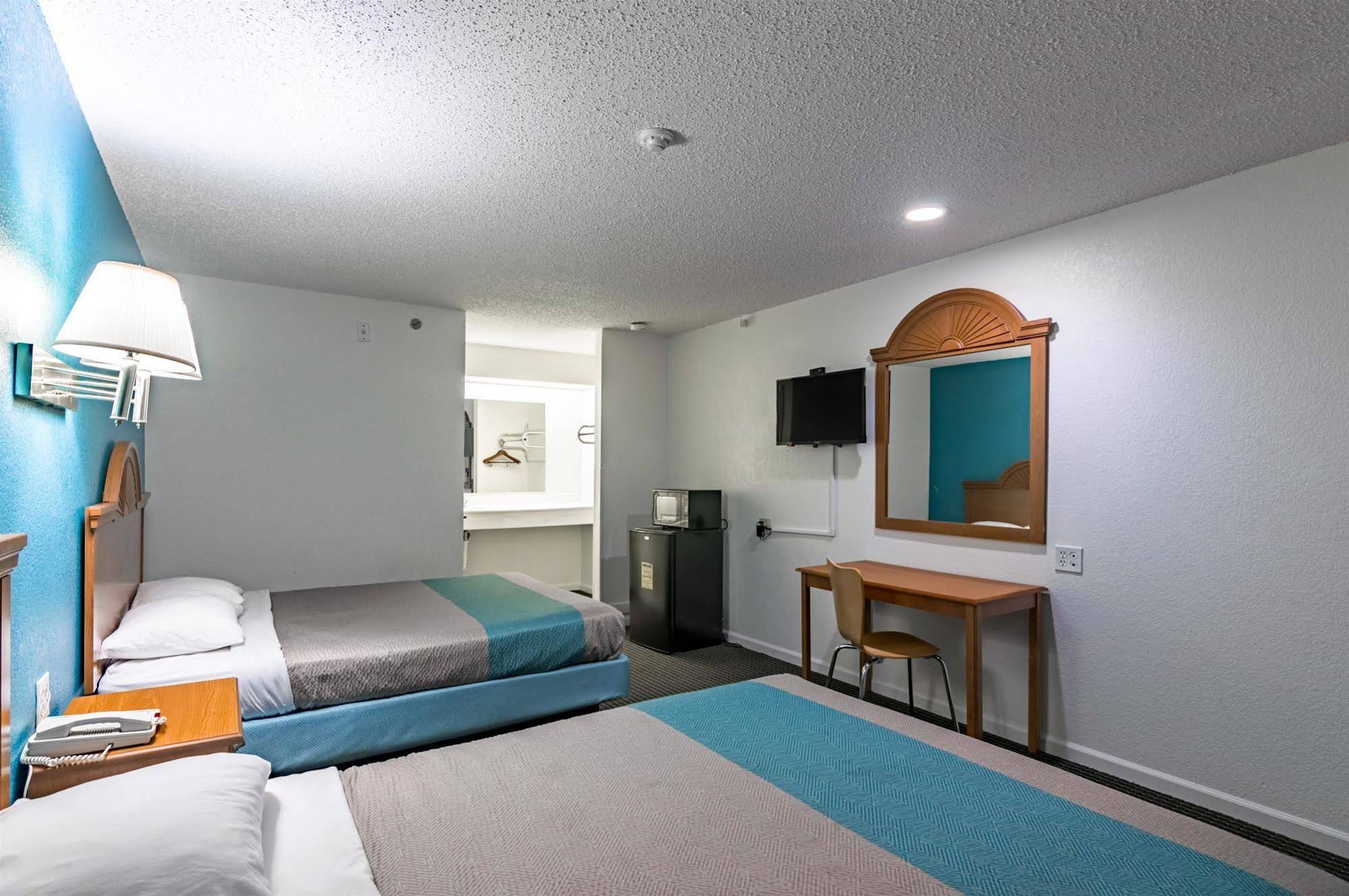 Motel 6 Azle