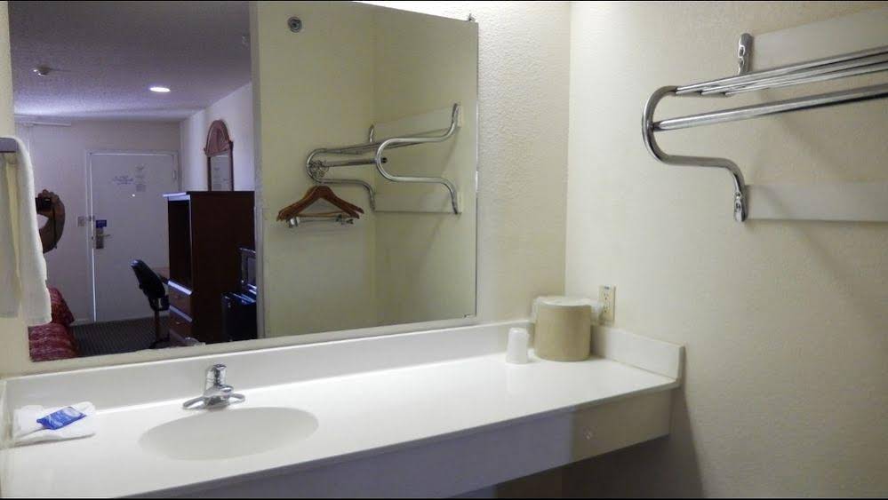 Motel 6 Azle