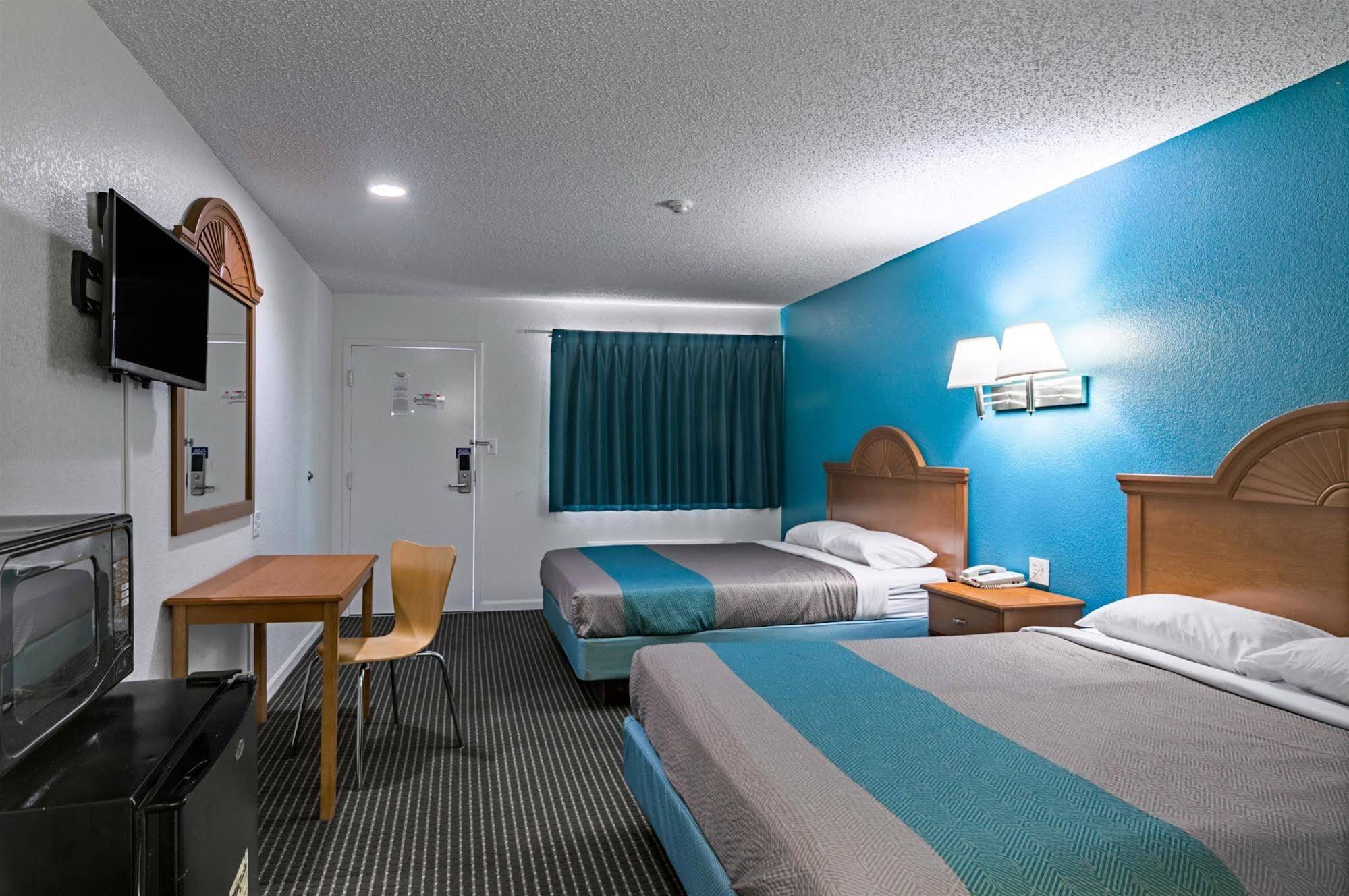 Motel 6 Azle