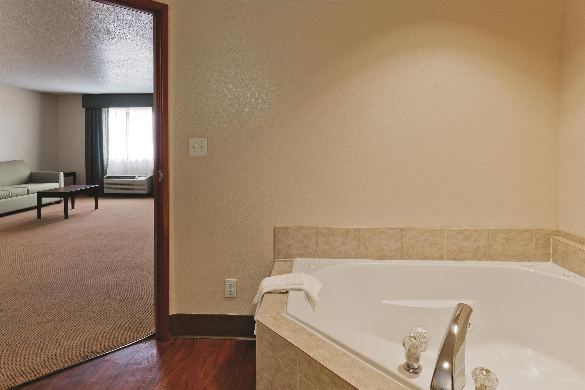 Motel 6 Mesquite, TX - Balch Springs