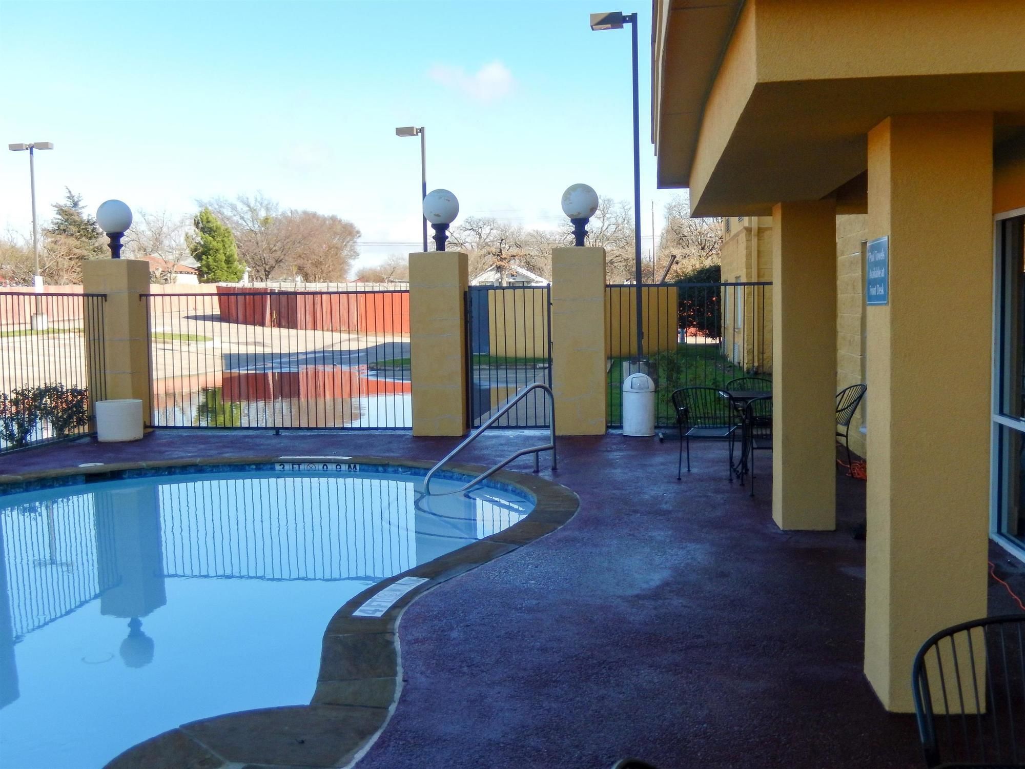 Motel 6 Mesquite, TX - Balch Springs