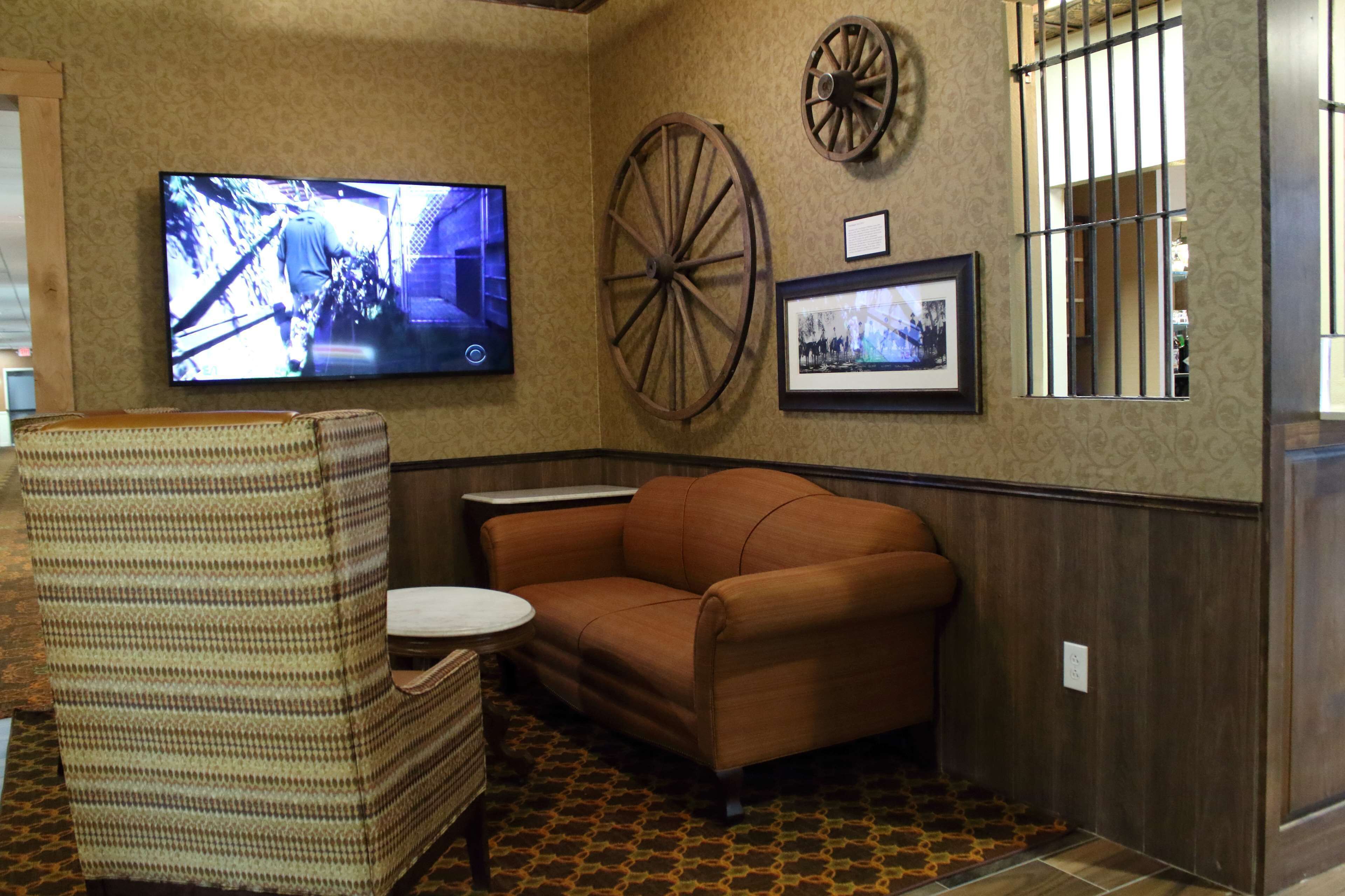 Best Western Bandera Suites & Saloon