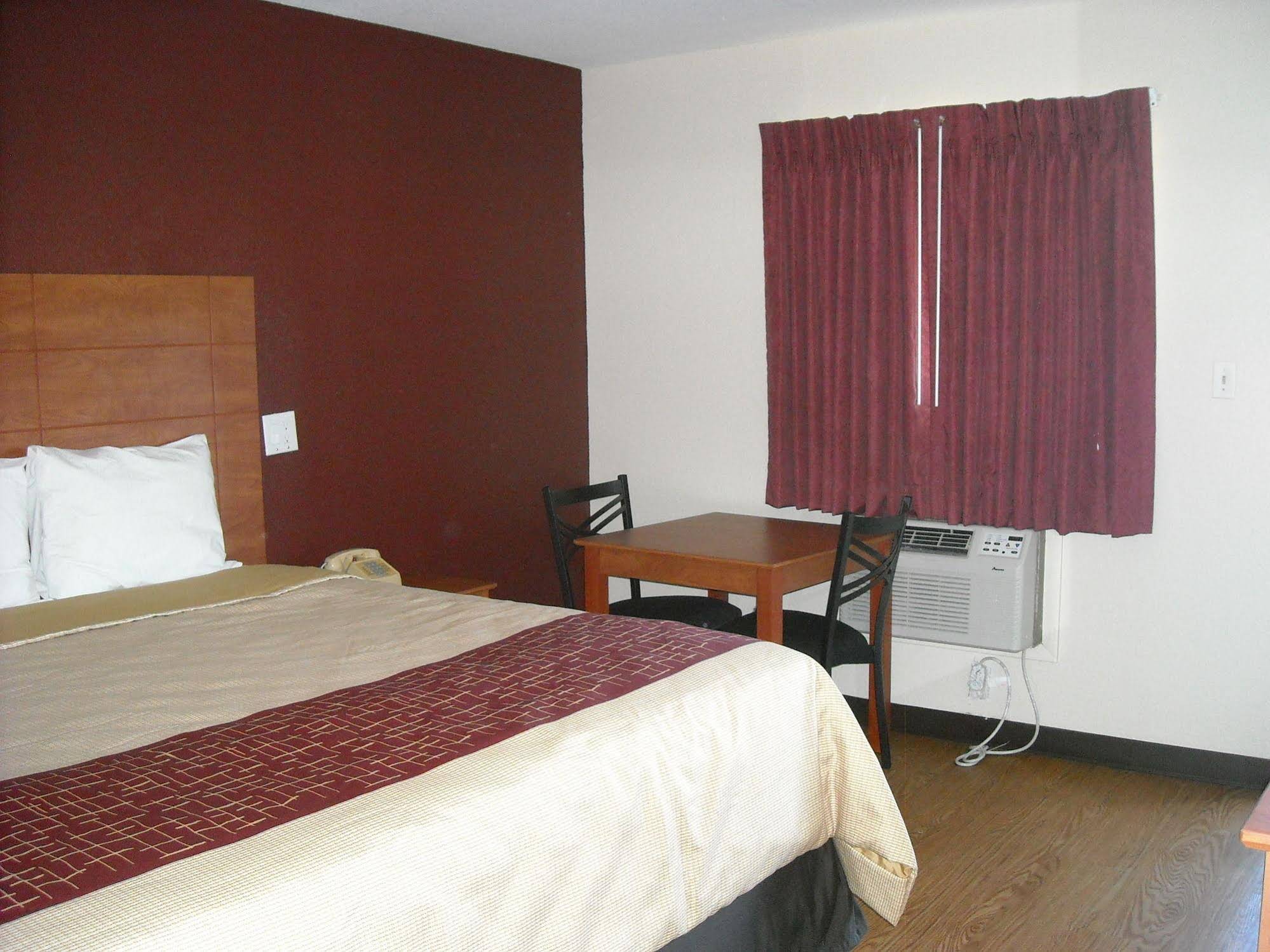 Bastrop Inn