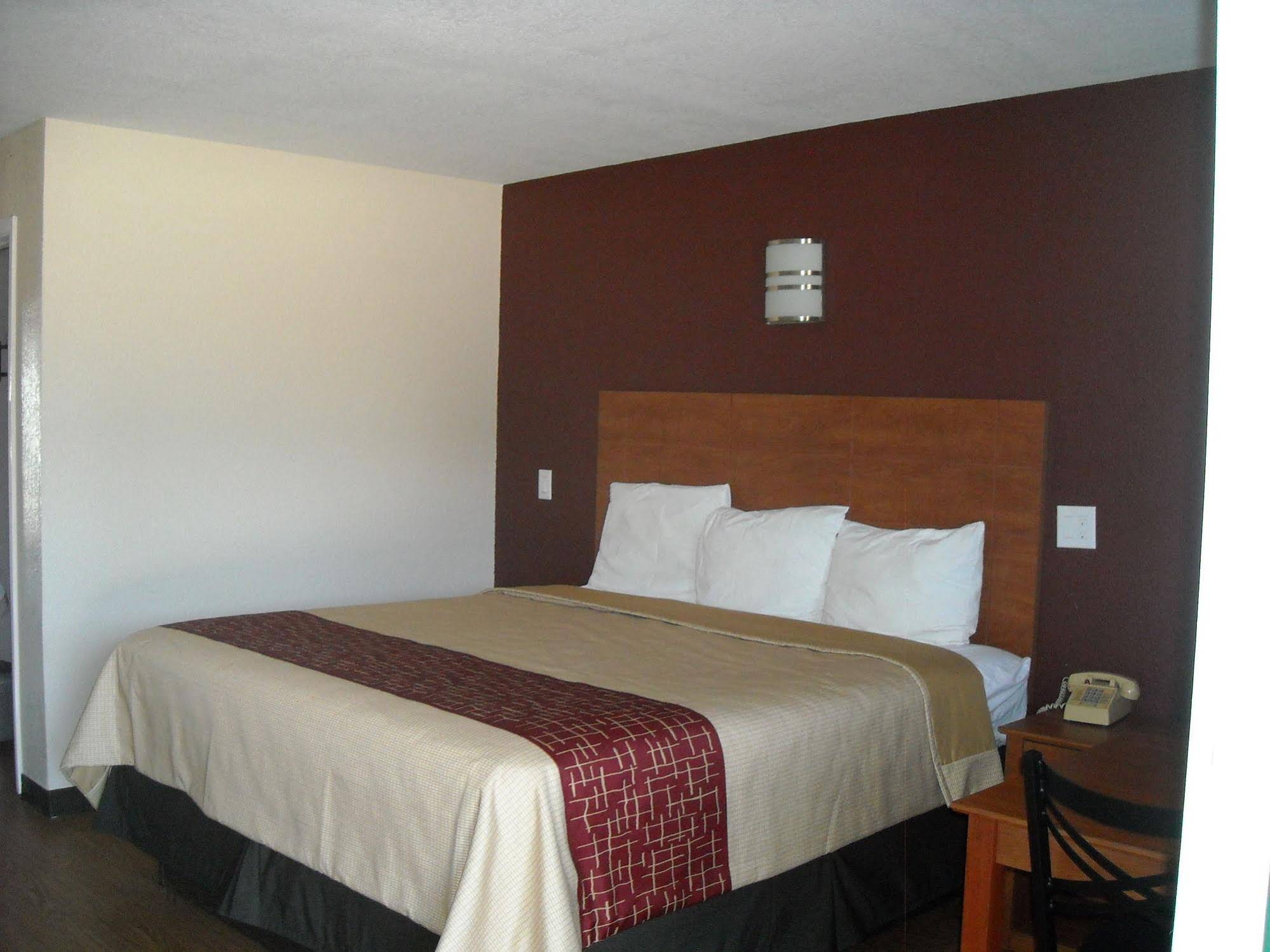 Bastrop Inn