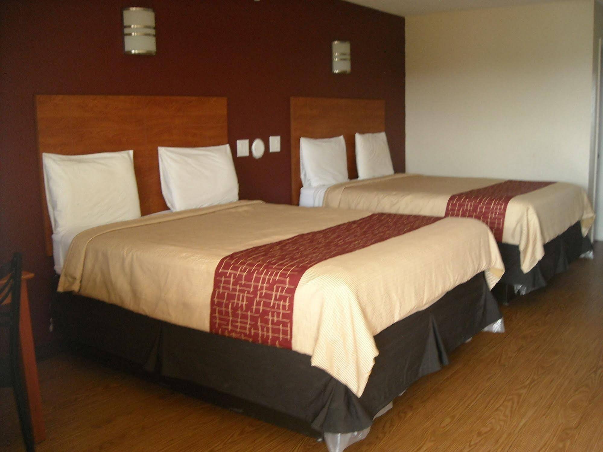 Bastrop Inn