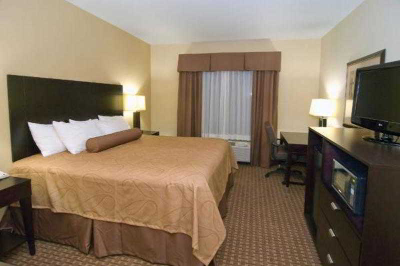 Best Western Bastrop Pines Inn