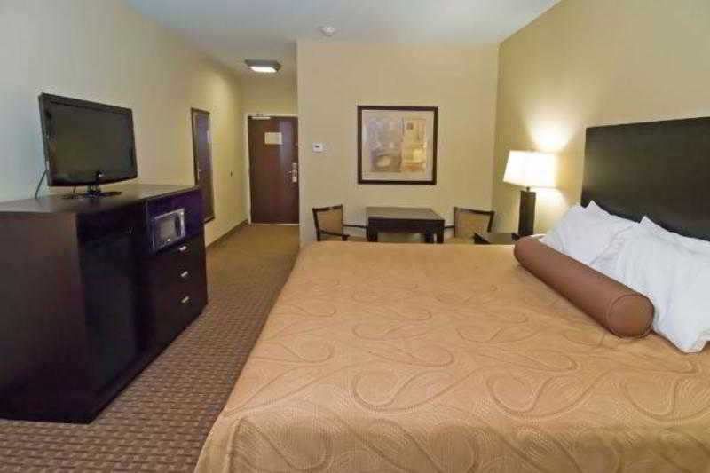 Best Western Bastrop Pines Inn