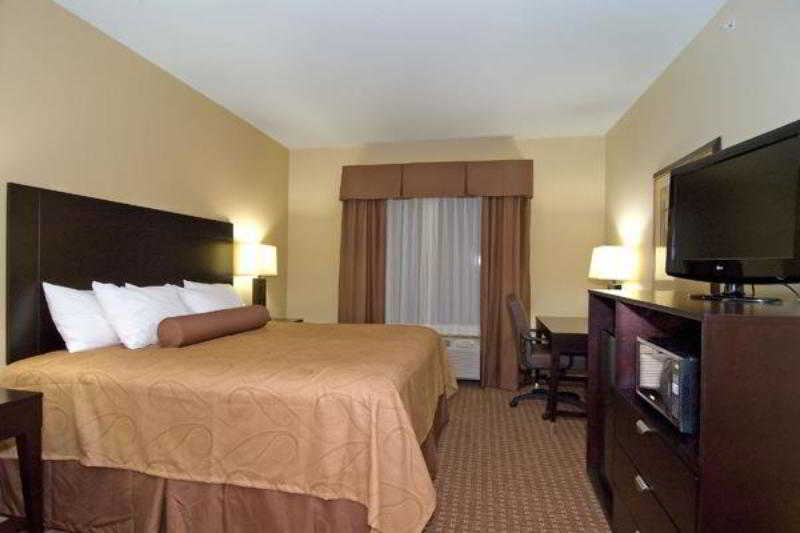 Best Western Bastrop Pines Inn