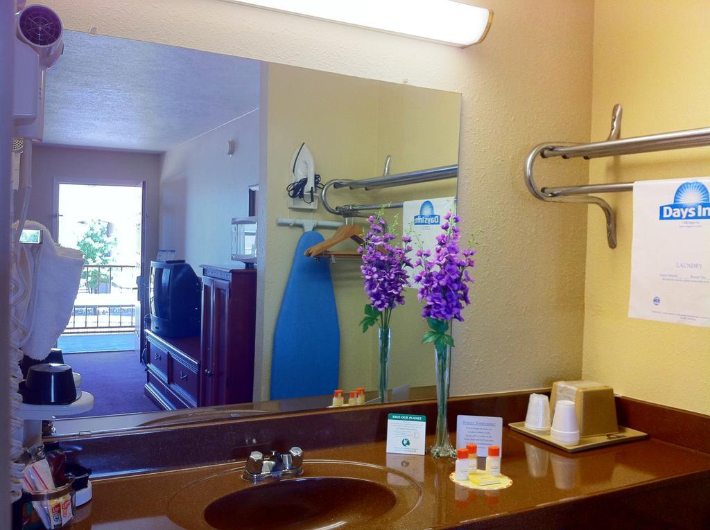 Days Inn by Wyndham Bastrop