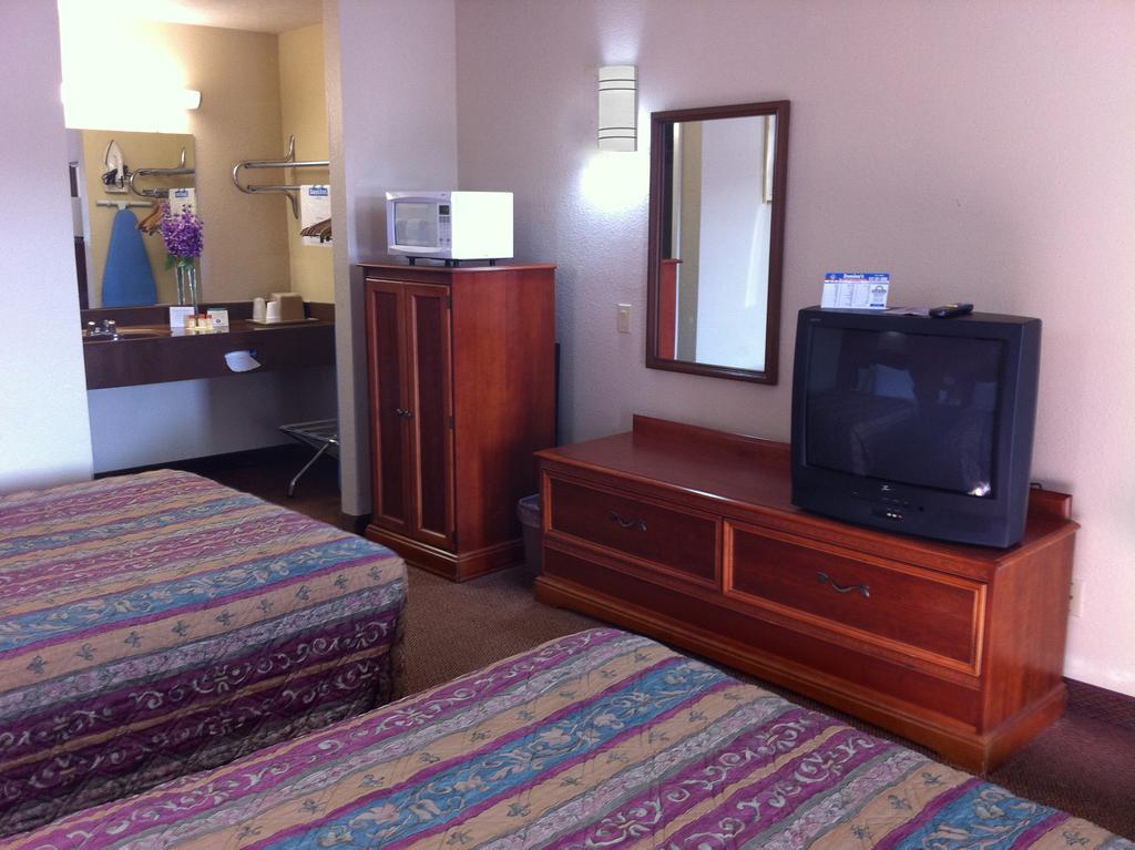 Days Inn by Wyndham Bastrop