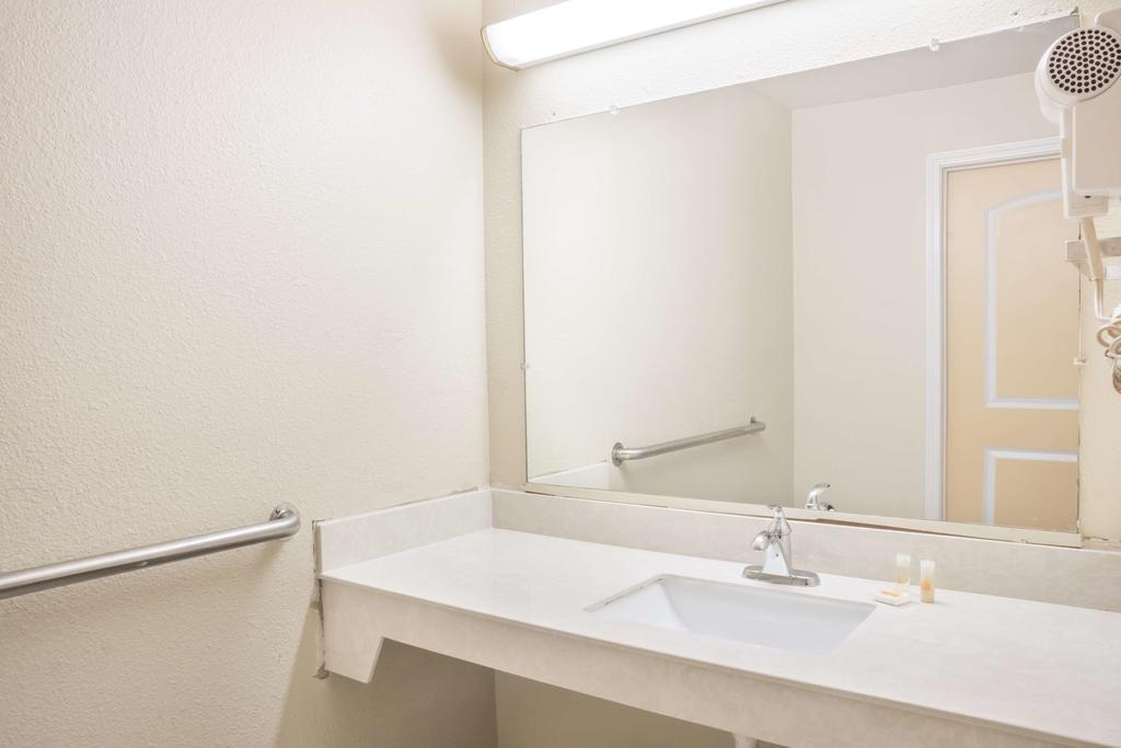 Days Inn by Wyndham Bastrop
