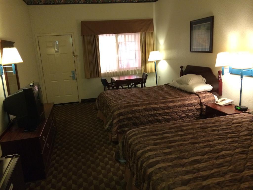 Super 8 by Wyndham Bastrop TX