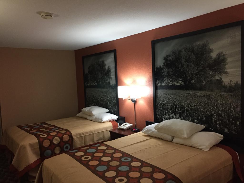 Super 8 by Wyndham Bastrop TX