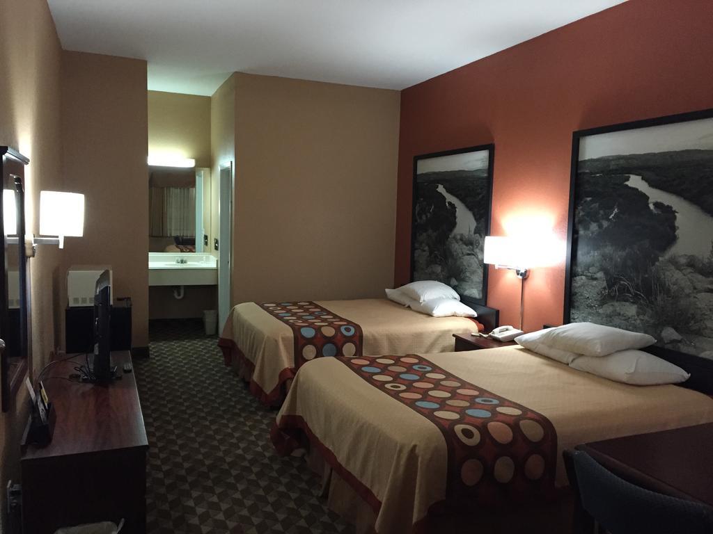 Super 8 by Wyndham Bastrop TX