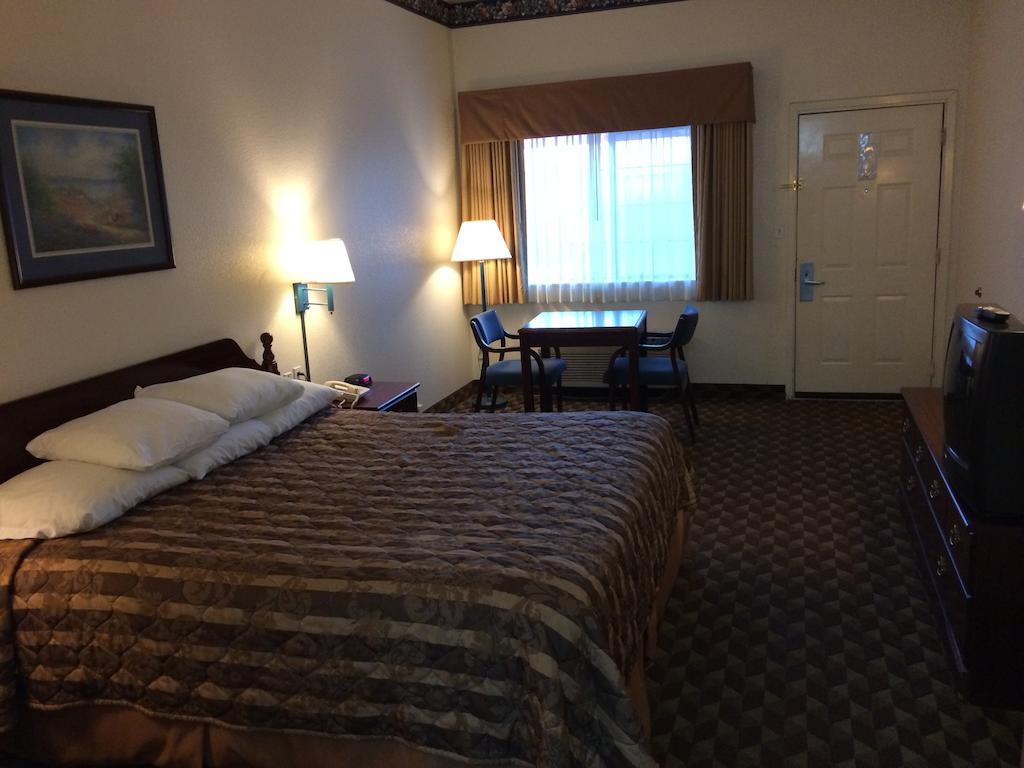 Super 8 by Wyndham Bastrop TX