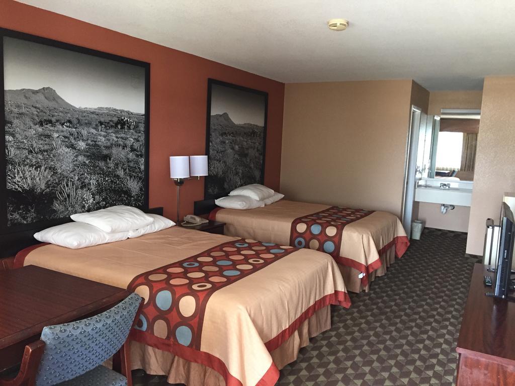 Super 8 by Wyndham Bastrop TX