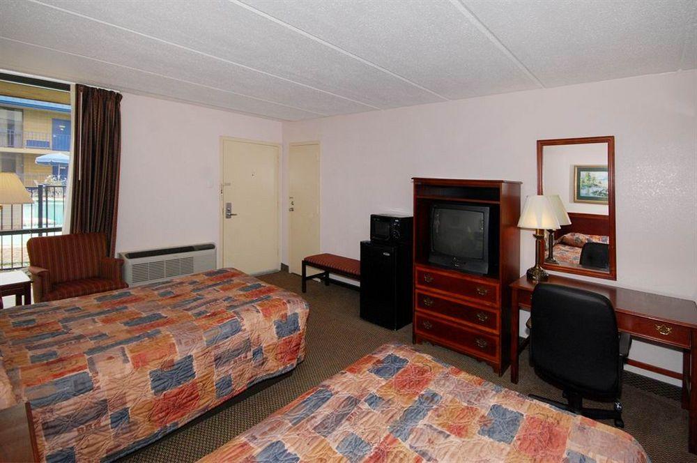 Days Inn by Wyndham Bay City