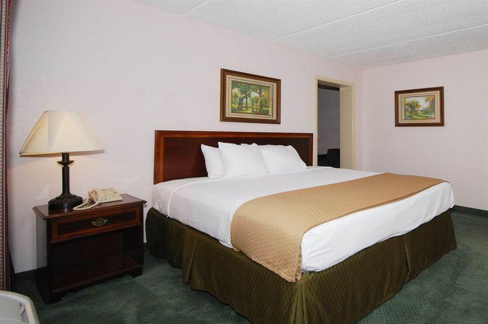 Days Inn by Wyndham Bay City