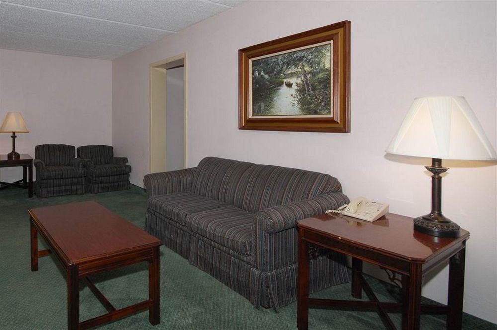 Days Inn by Wyndham Bay City