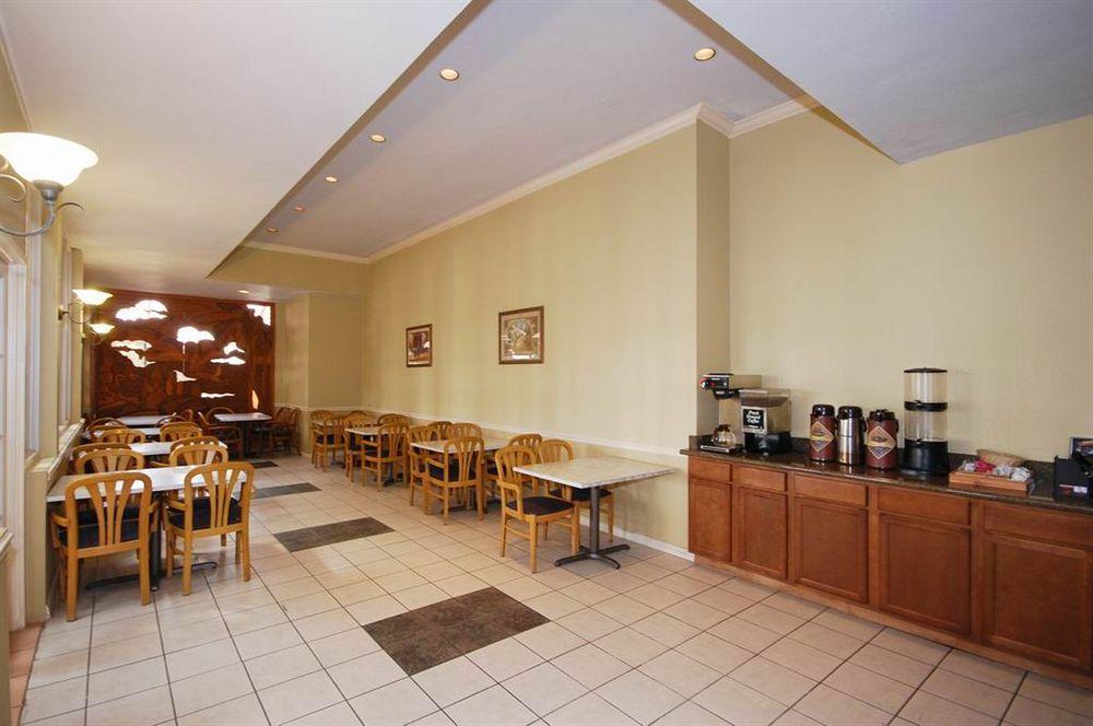 Days Inn by Wyndham Bay City
