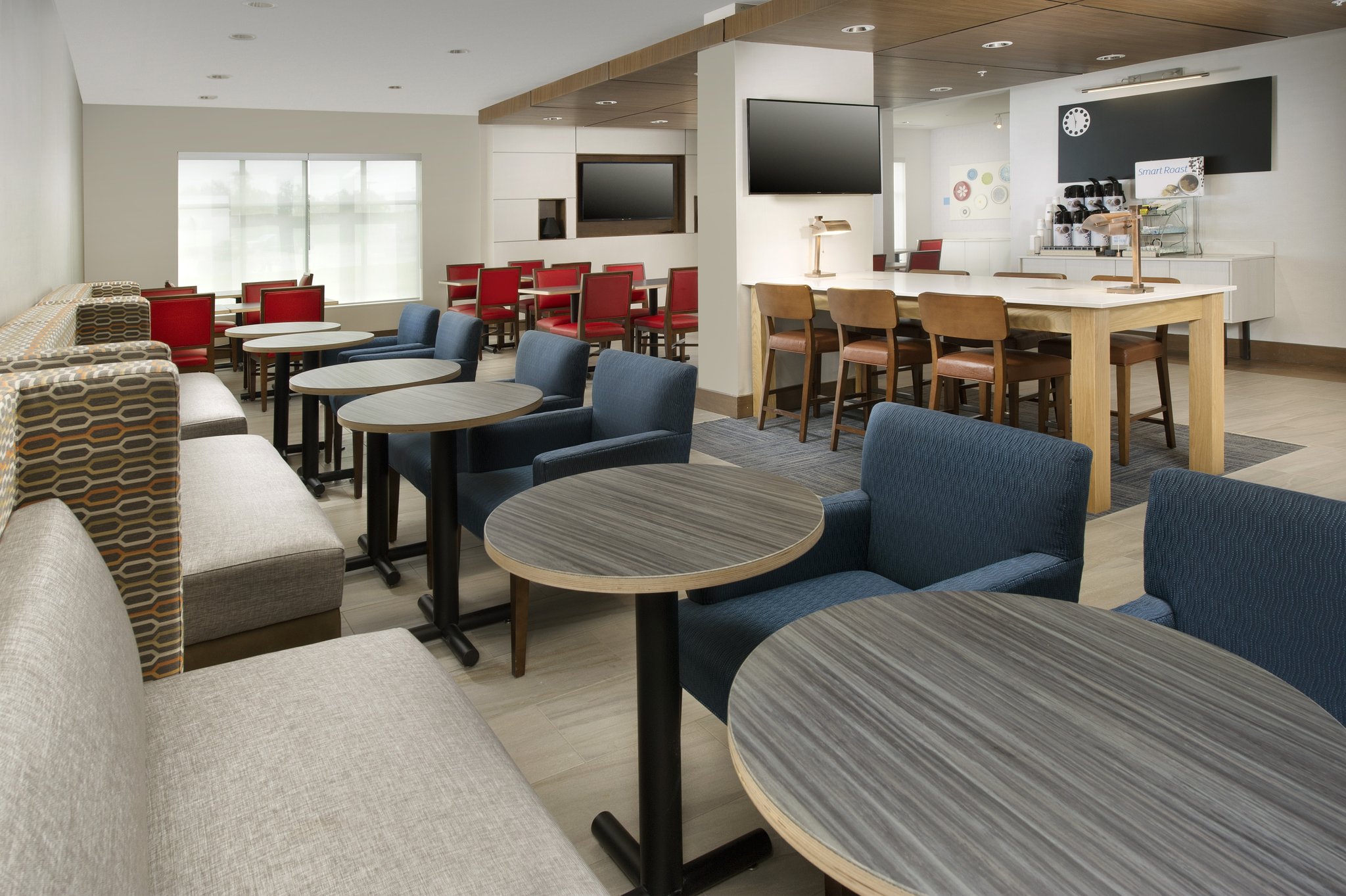 Holiday Inn Express & Suites Bay City