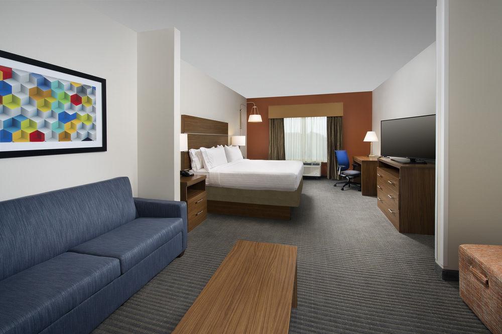 Holiday Inn Express & Suites Bay City