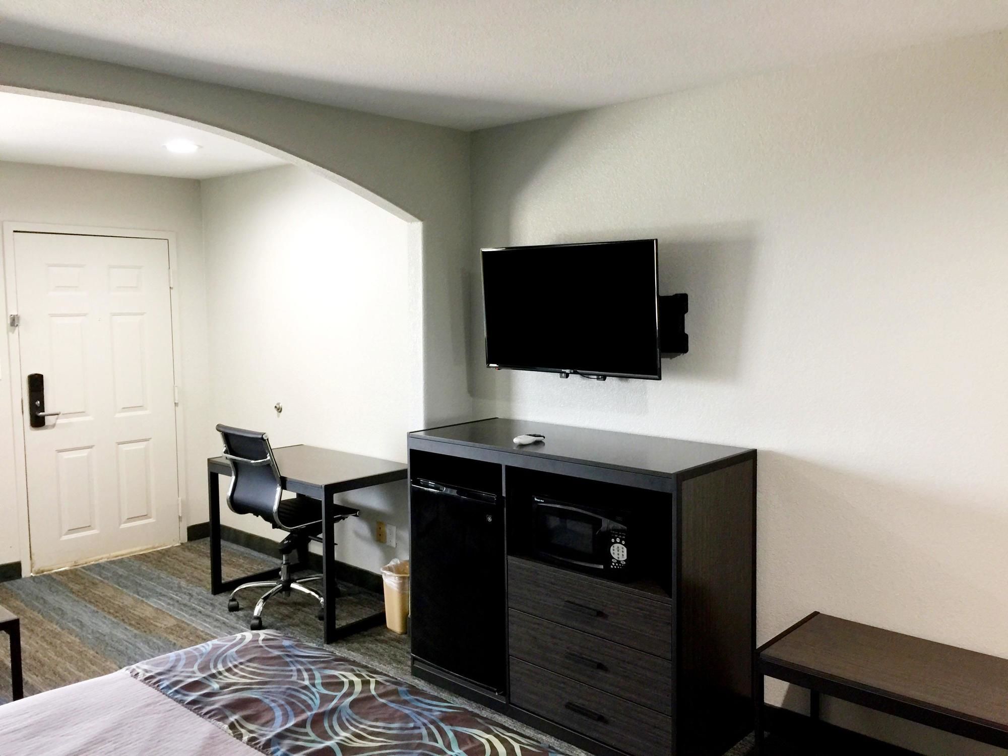 Americas Best Value Inn and Suites Mont Belvieu