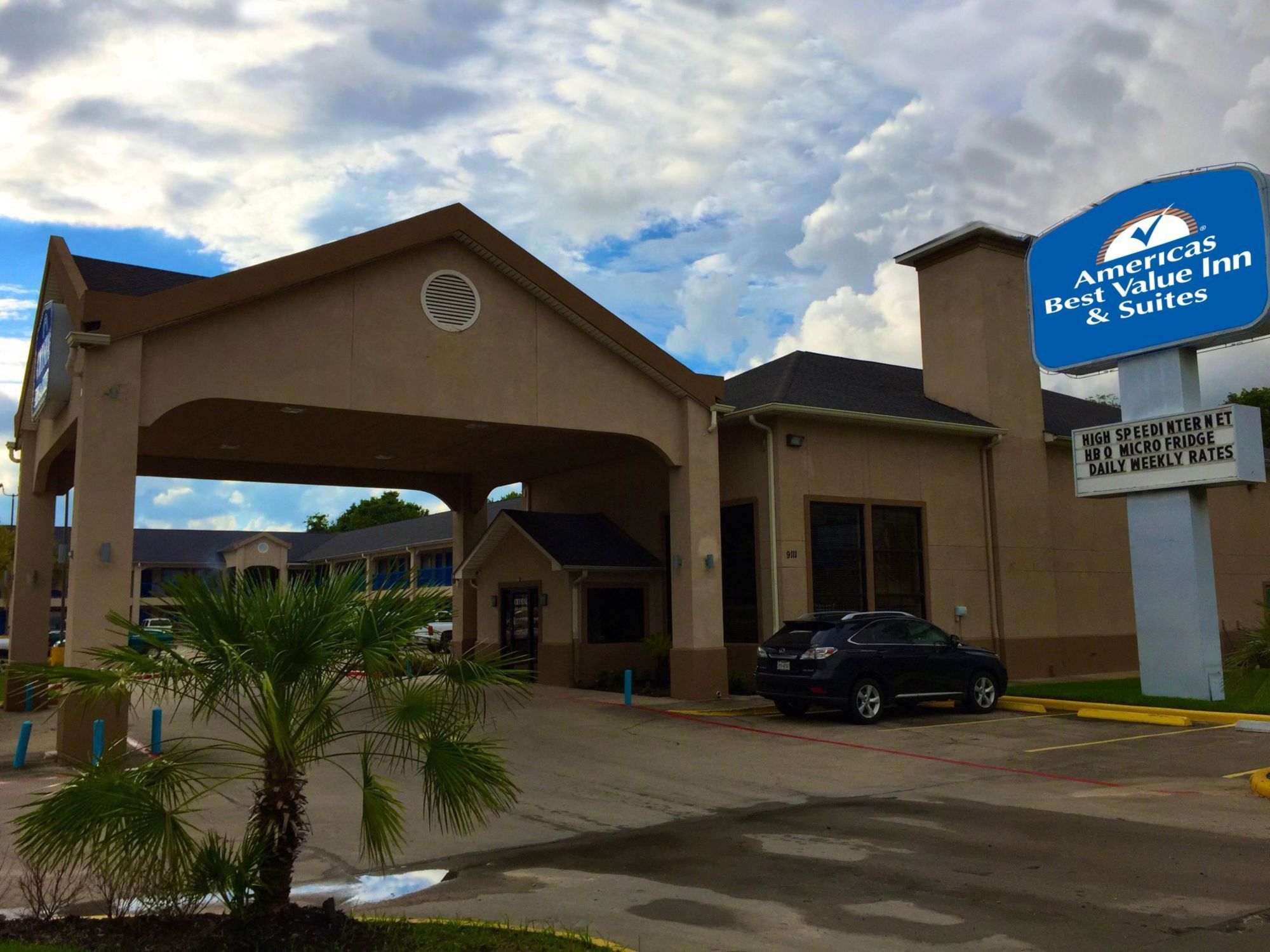 Americas Best Value Inn and Suites Mont Belvieu