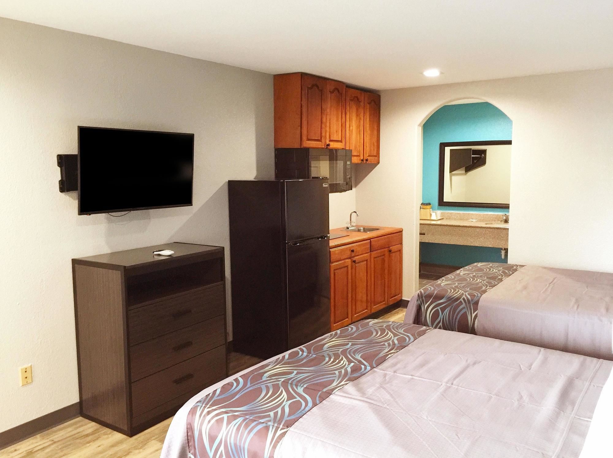 Americas Best Value Inn and Suites Mont Belvieu