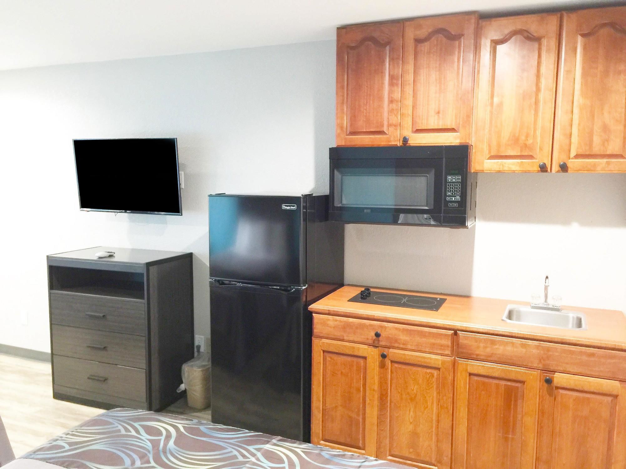 Americas Best Value Inn and Suites Mont Belvieu