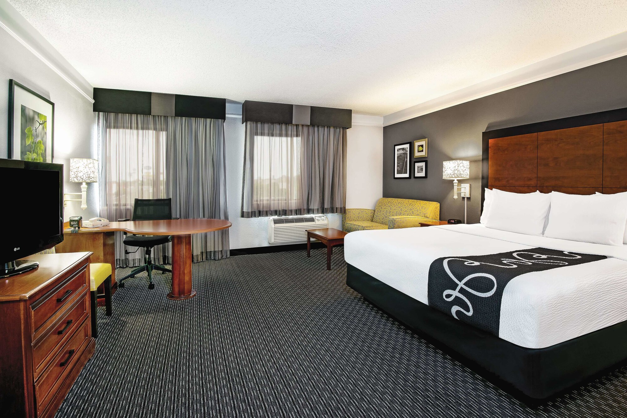La Quinta Inn & Suites by Wyndham Houston Baytown East