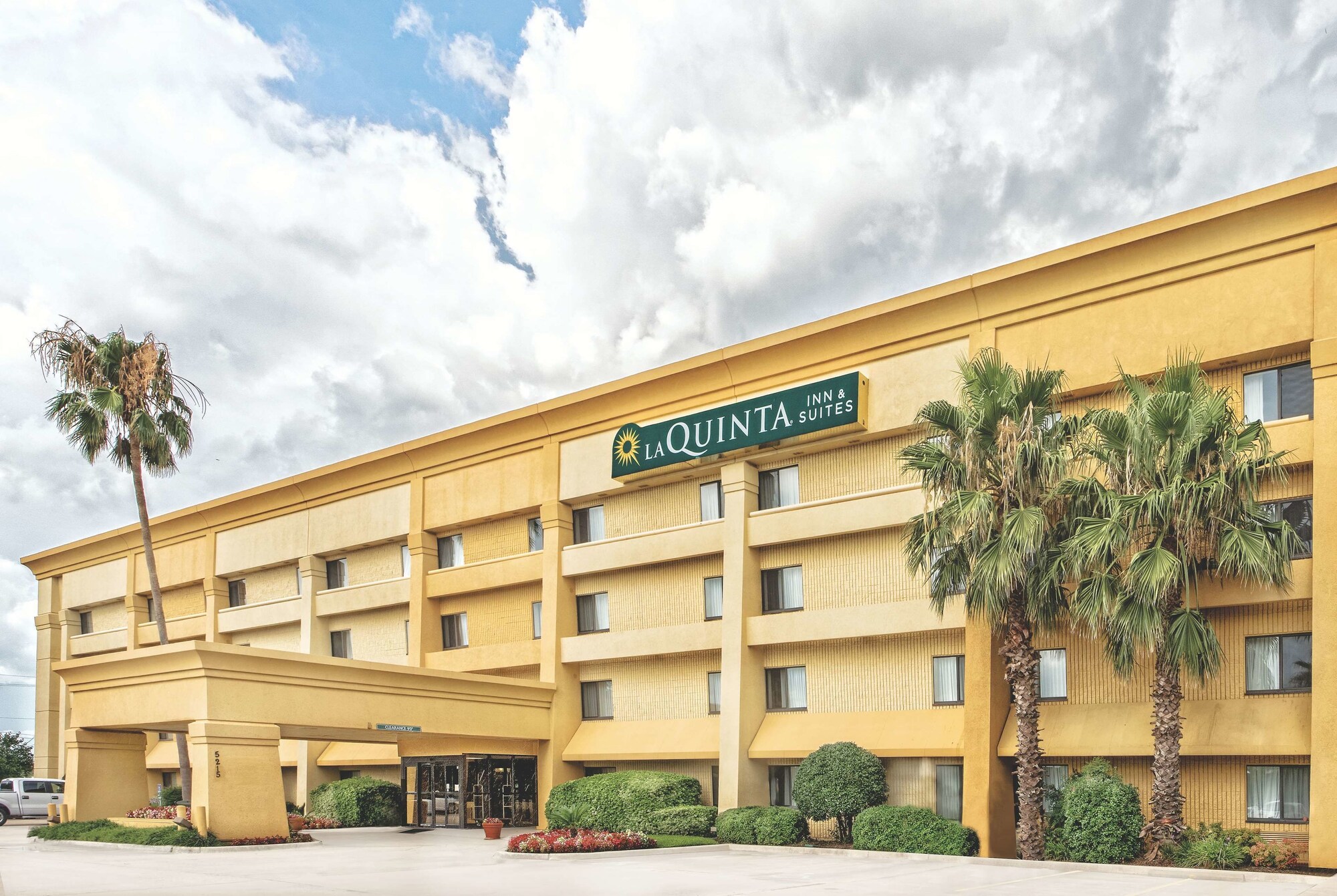 La Quinta Inn & Suites by Wyndham Houston Baytown East