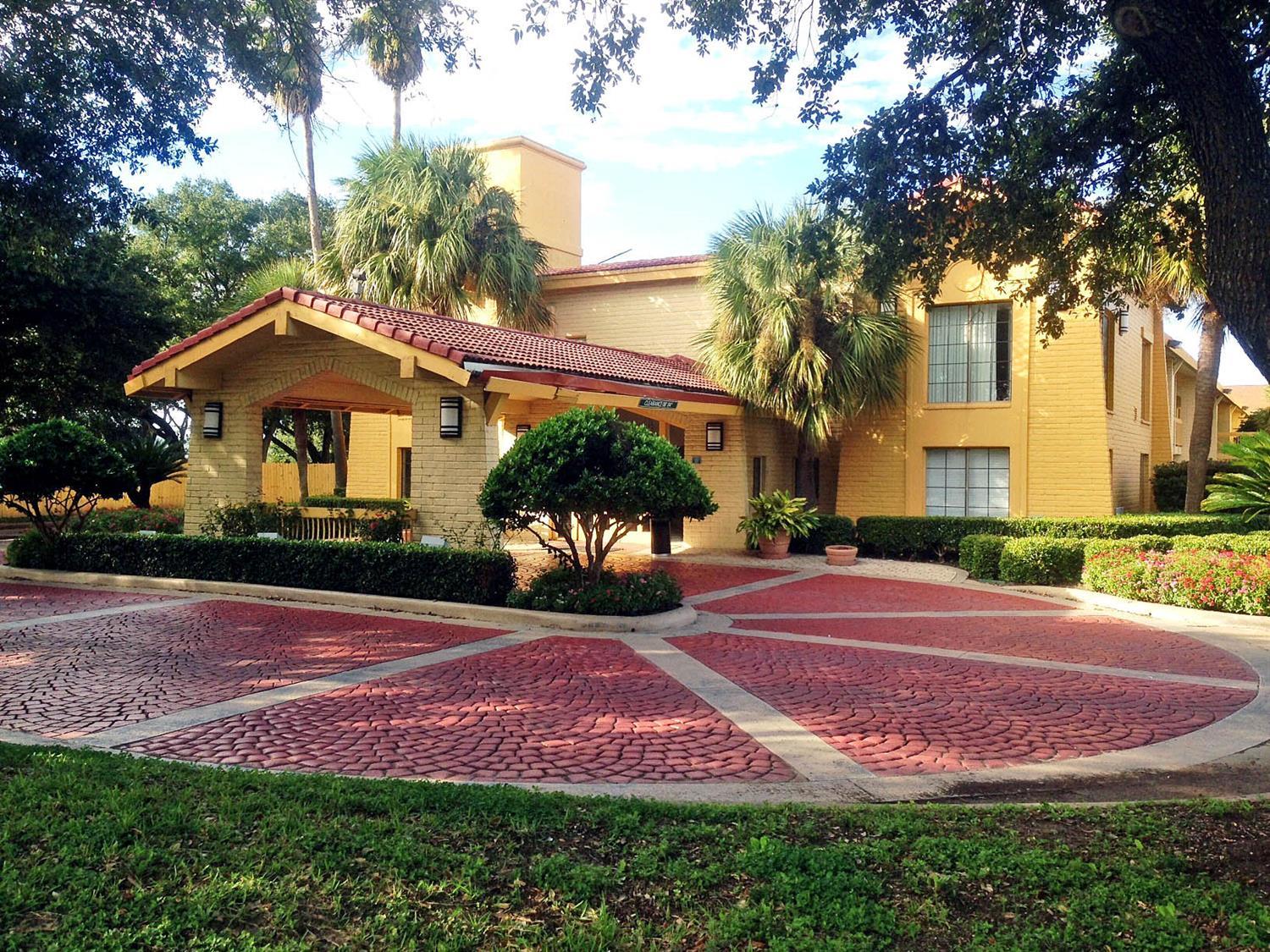Motel 6 Baytown, TX - Garth Rd