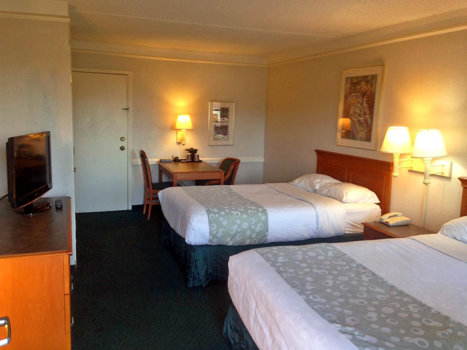 Motel 6 Baytown, TX - Garth Rd