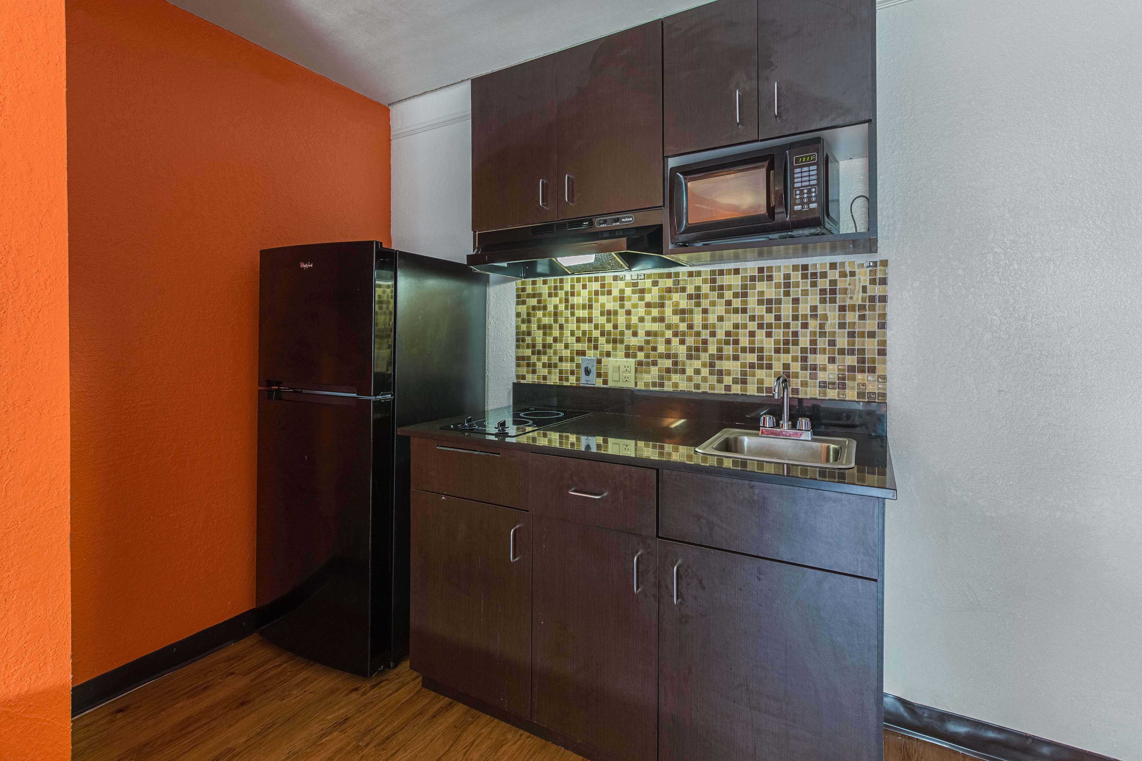 Studio 6 Baytown, TX - Garth Road