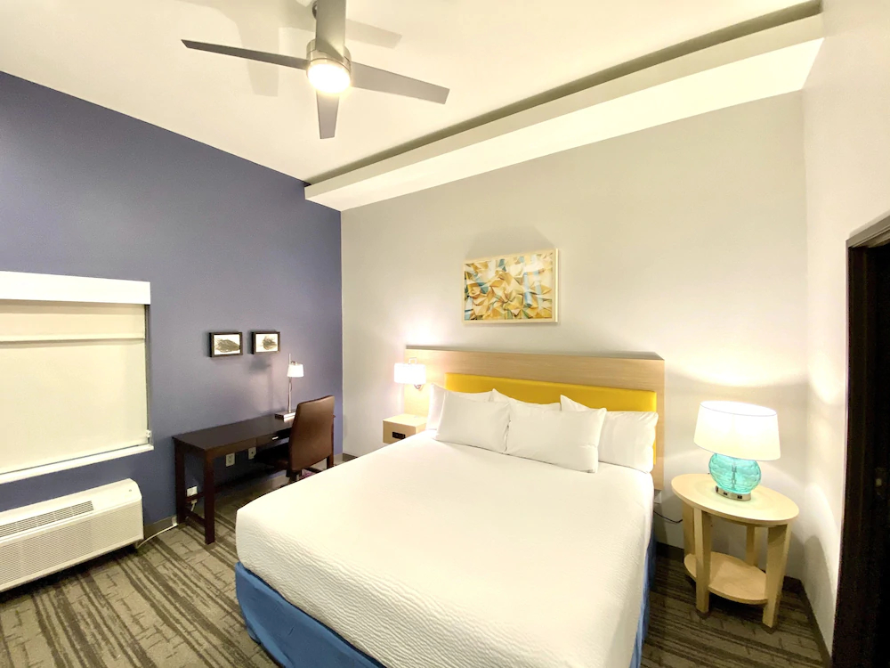 Days Inn & Suites by Wyndham Beaumont West / I-10 & Walden