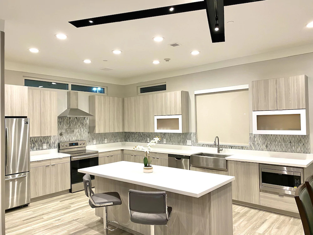 Days Inn & Suites by Wyndham Beaumont West / I-10 & Walden