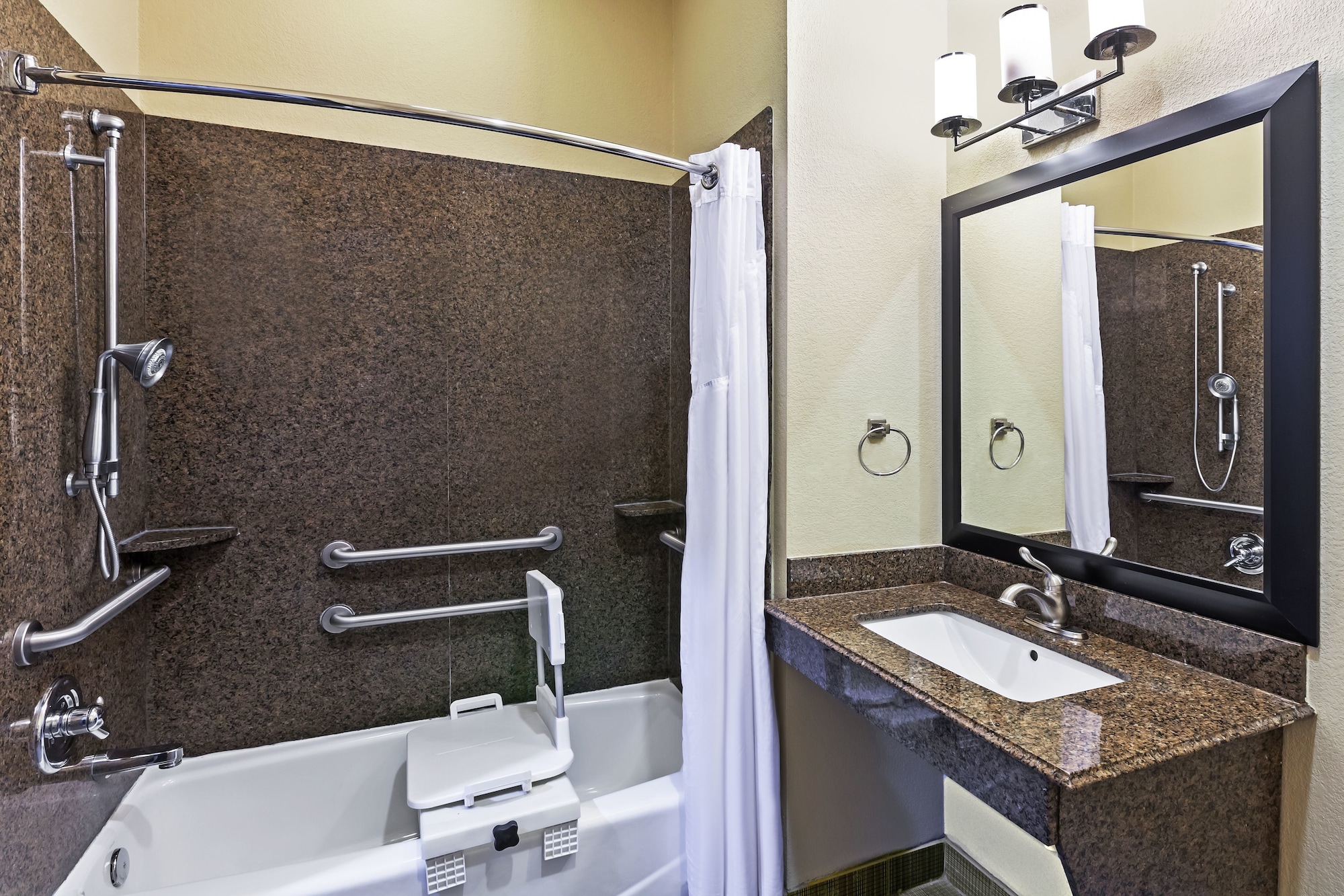 Holiday Inn Express Beaumont NW Parkdale Mall