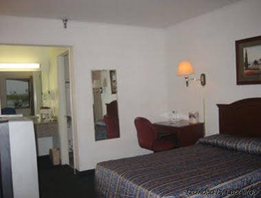 Executive Inn & Suites