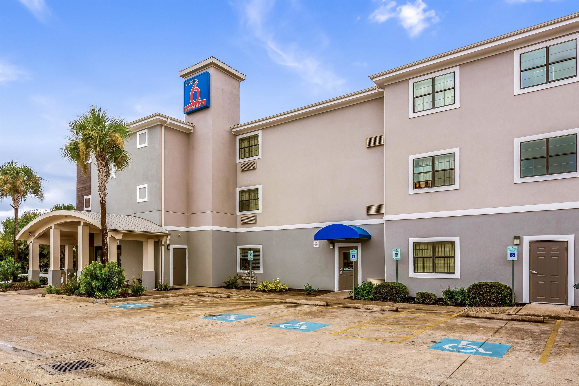 OYO Townhouse Beaumont Medical Center Area