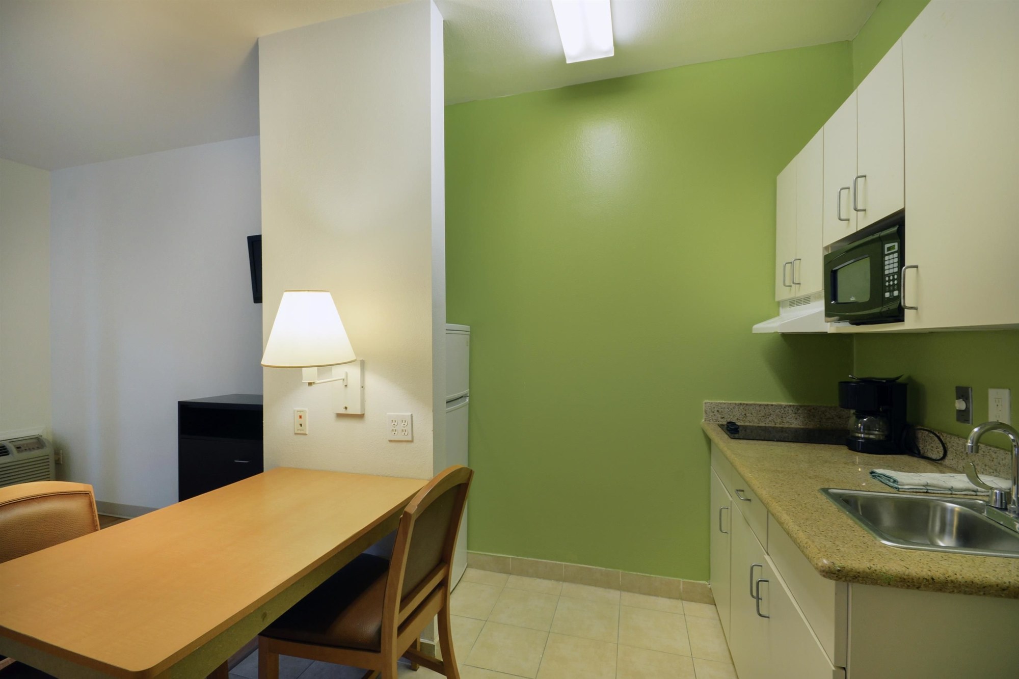 OYO Townhouse Beaumont Medical Center Area