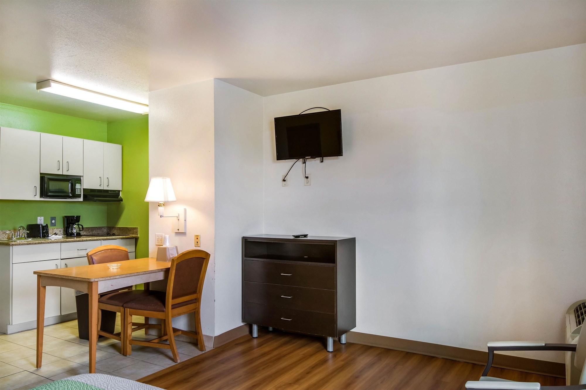 OYO Townhouse Beaumont Medical Center Area