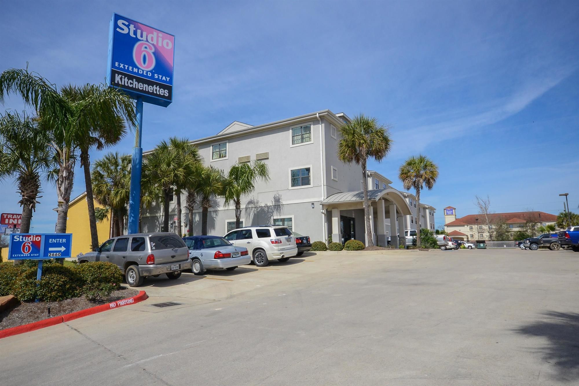 OYO Townhouse Beaumont Medical Center Area