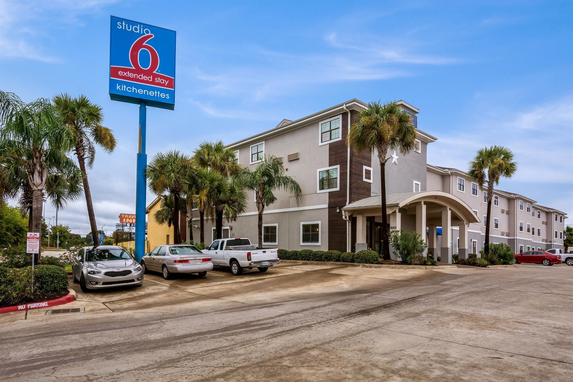 OYO Townhouse Beaumont Medical Center Area