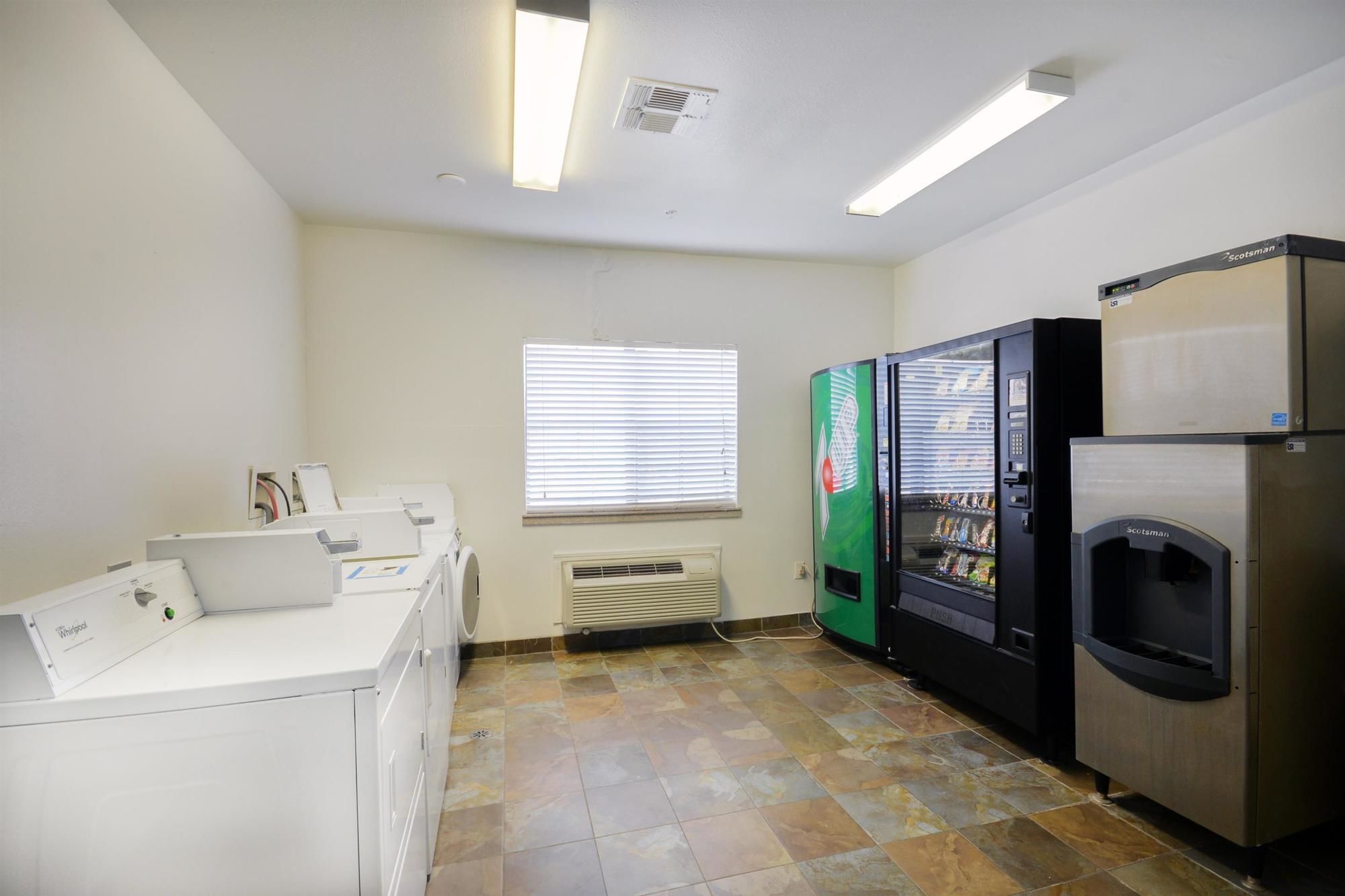 OYO Townhouse Beaumont Medical Center Area