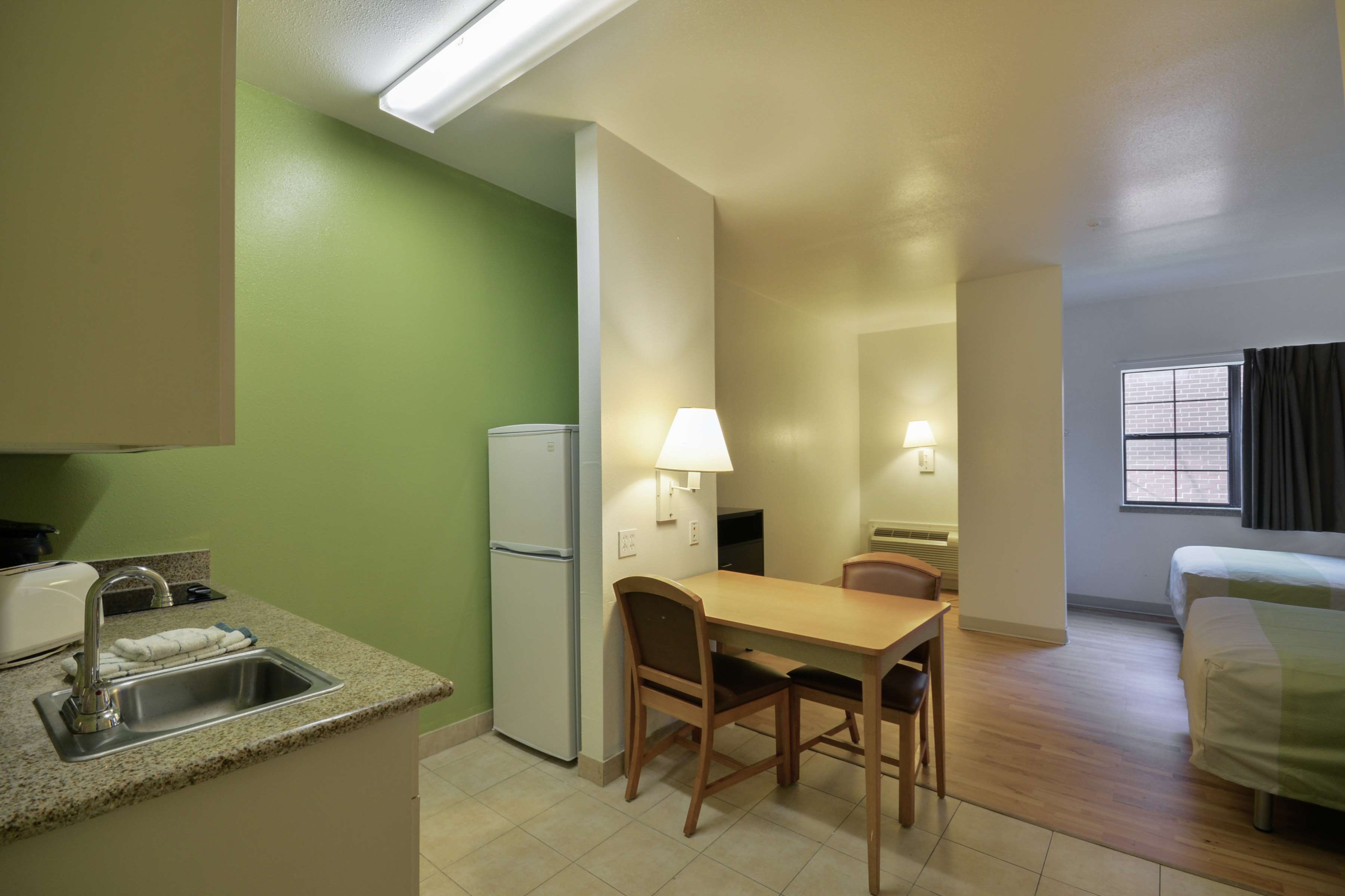 OYO Townhouse Beaumont Medical Center Area