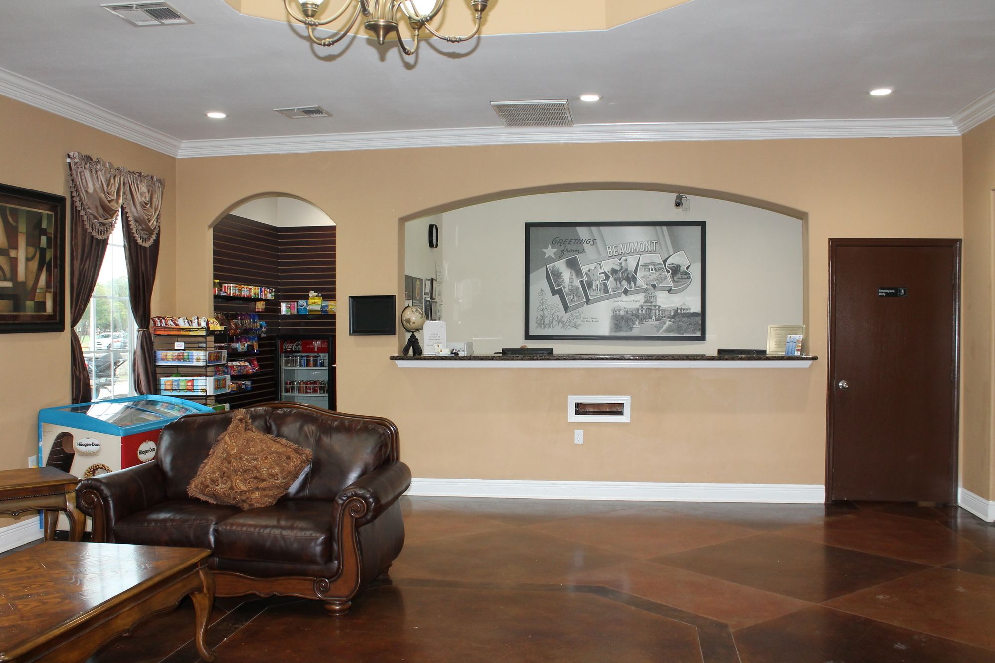 Super 8 by Wyndham Beaumont